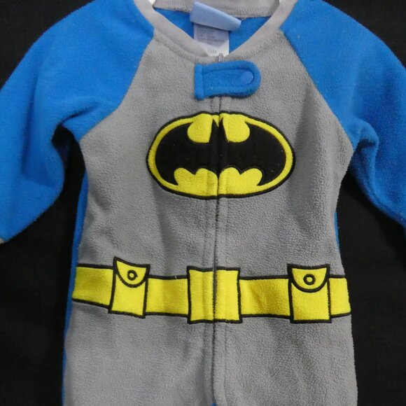DC SUPER FRIENDS | 12 months | Batman Fleece Zip-Up Pajama Onesie - Picture 6 of 14